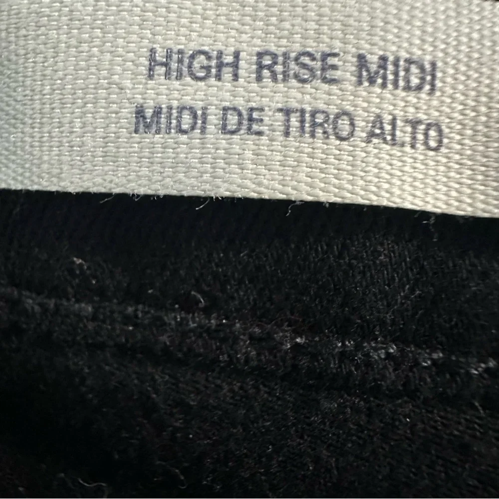 Universal Thread Black Jean Shorts Frayed Hem Casual - Picture 4 of 4